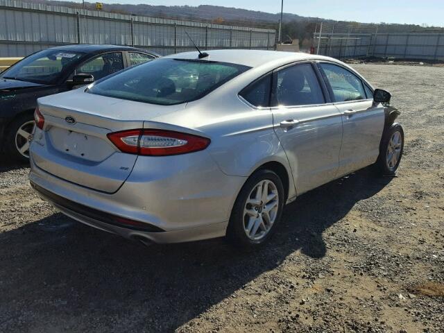 3FA6P0H74FR274310 - 2015 FORD FUSION SE SILVER photo 4