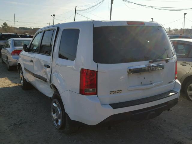 5FNYF4H26CB075452 - 2012 HONDA PILOT LX WHITE photo 3