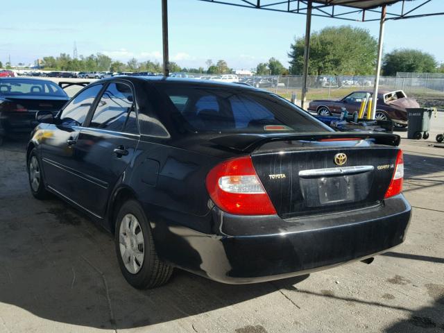 4T1BE32K74U285624 - 2004 TOYOTA CAMRY LE შავი ფოტო 3