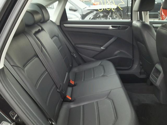 1VWDT7A33HC067113 - 2017 VOLKSWAGEN PASSAT R-L BLACK photo 6