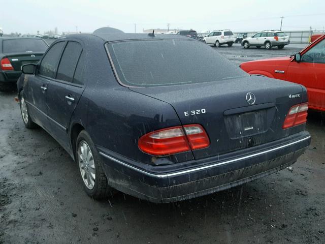 WDBJF82J42X063523 - 2002 MERCEDES-BENZ E 320 4MAT BLUE photo 3