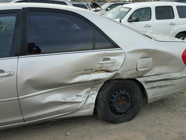 4T1BE32K43U723630 - 2003 TOYOTA CAMRY LE 银色 照片 9