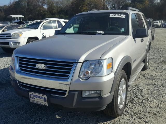 1FMEU63E76ZA27684 - 2006 FORD EXPLORER X SILVER photo 2