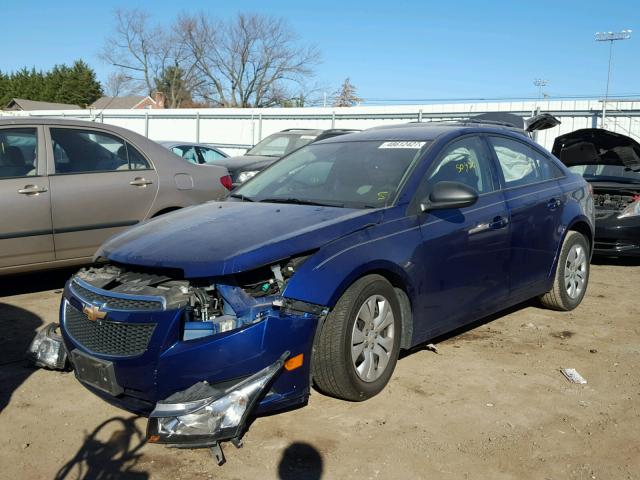 1G1PA5SGXD7303294 - 2013 CHEVROLET CRUZE LS BLUE photo 2