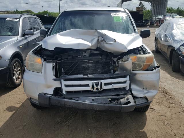 5FNYF28117B044126 - 2007 HONDA PILOT LX SILVER photo 9