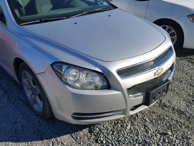 1G1ZH57B594156392 - 2009 CHEVROLET MALIBU 1LT SILVER photo 9