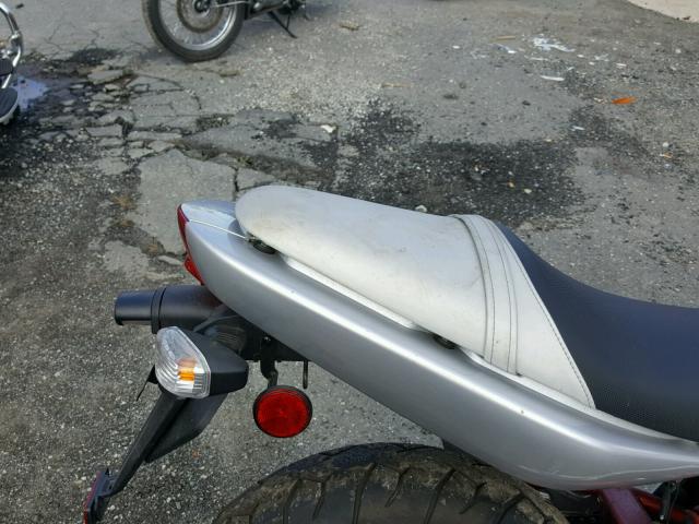 JKAEXEA106A010630 - 2006 KAWASAKI EX650 A6F SILVER photo 6