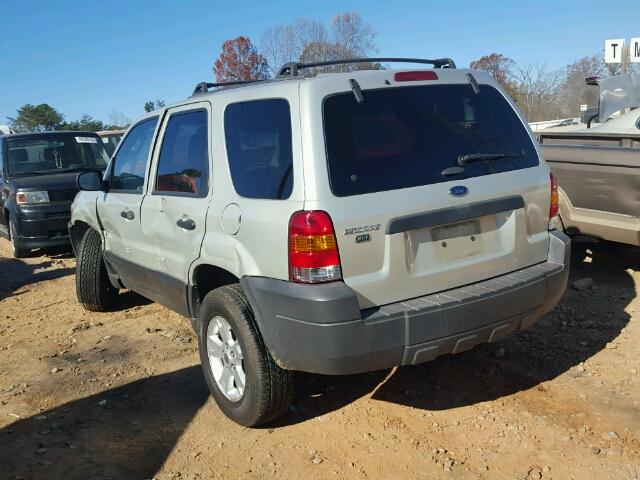 1FMYU03195KC94159 - 2005 FORD ESCAPE XLT TAN photo 3