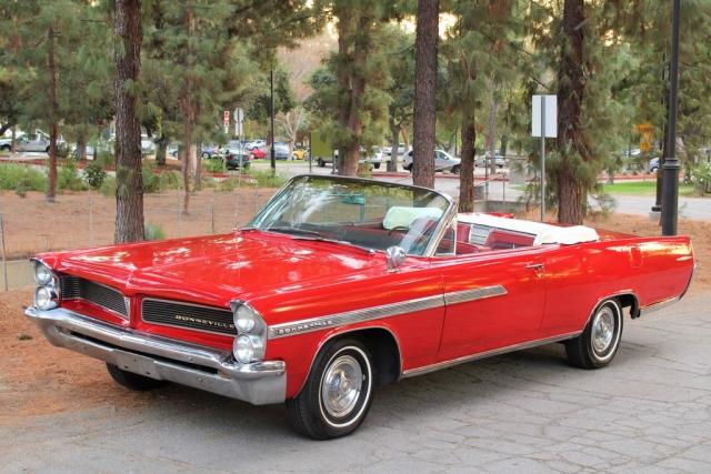 863W11237 - 1963 PONTIAC BONNEVILLE RED photo 2