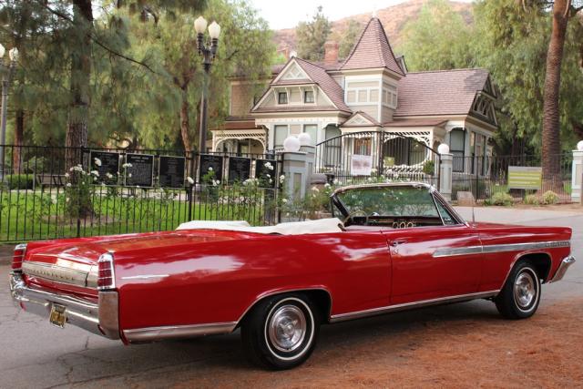 863W11237 - 1963 PONTIAC BONNEVILLE RED photo 3