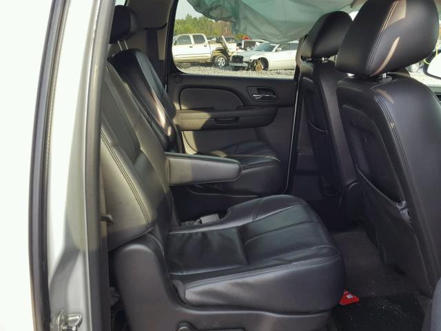 1GKUCKE02AR228077 - 2010 GMC YUKON XL C SILVER photo 6