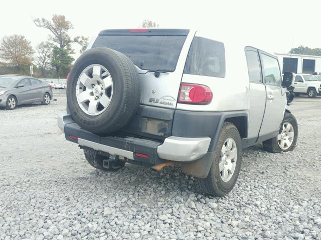 JTEZU11F08K003822 - 2008 TOYOTA FJ CRUISER GRAY photo 4