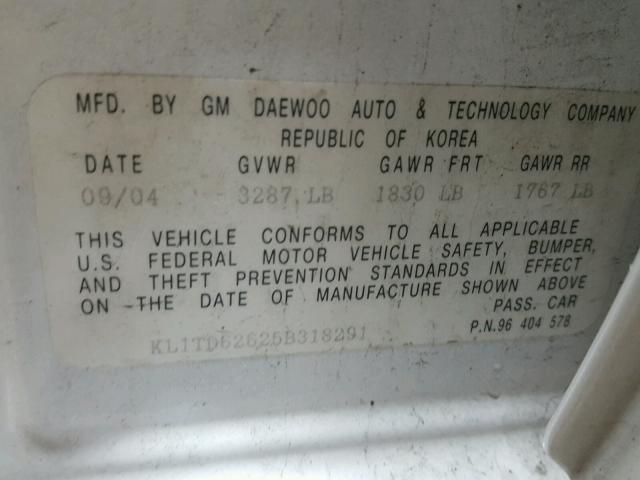 KL1TD62625B318291 - 2005 CHEVROLET AVEO BASE Ақ фото 10