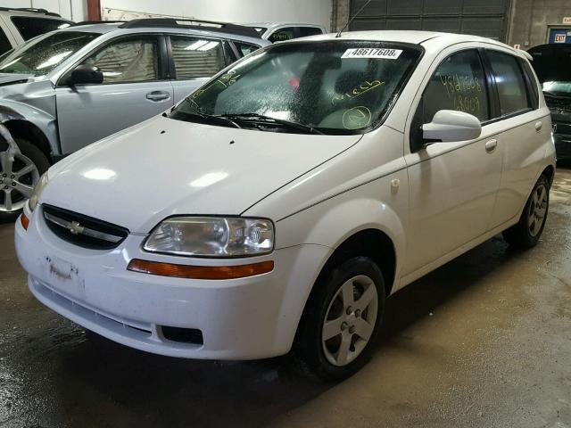 KL1TD62625B318291 - 2005 CHEVROLET AVEO BASE Ақ фото 2