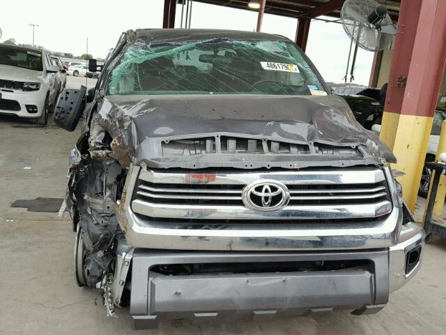 5TFAW5F12GX501103 - 2016 TOYOTA TUNDRA CRE GRAY photo 9