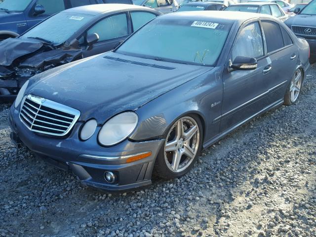 WDBUF77X68B206952 - 2008 MERCEDES-BENZ E 63 AMG GRAY photo 2