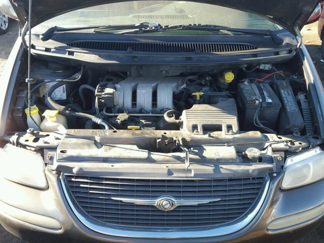 1C4GP54GXXB626247 - 1999 CHRYSLER TOWN & COU GRAY photo 7