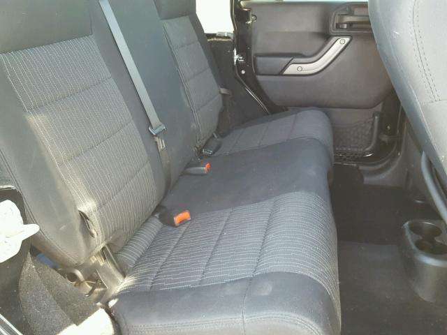 1J4BA3H14BL640390 - 2011 JEEP WRANGLER U BLACK photo 6