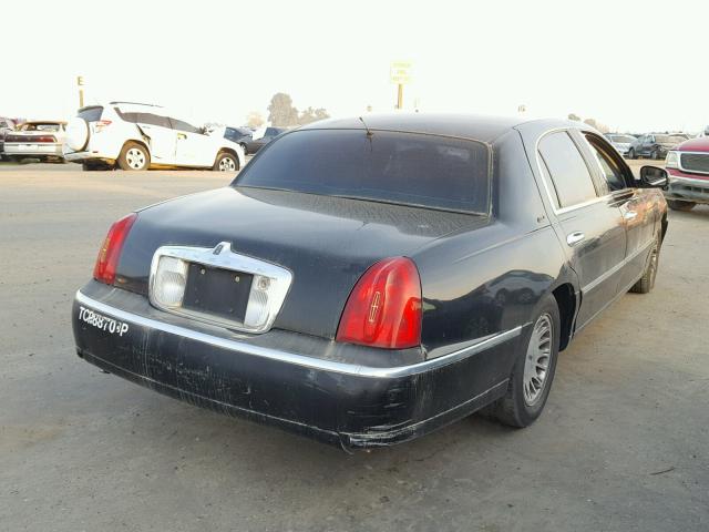 1LNHM83W0YY914375 - 2000 LINCOLN TOWN CAR C BLACK photo 4