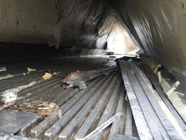 1UYVS25305U418607 - 2005 UTILITY TRAILER WHITE photo 8