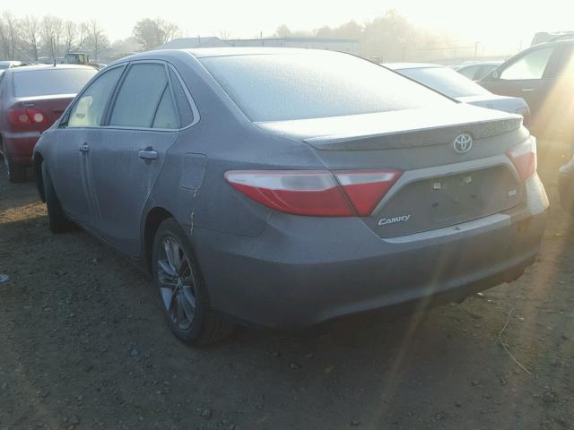 4T1BF1FKXHU334803 - 2017 TOYOTA CAMRY LE GRAY photo 3