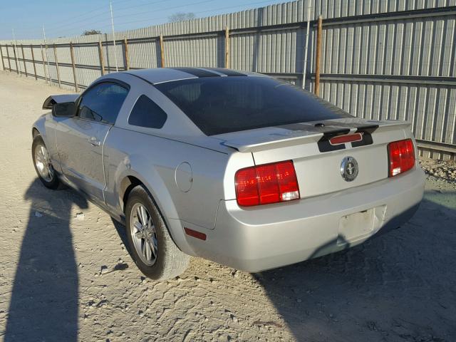 1ZVFT80N175297513 - 2007 FORD MUSTANG GRAY photo 3
