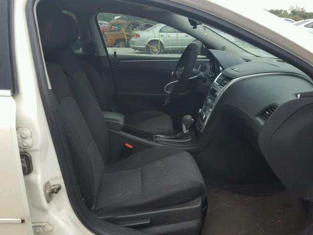 1G1ZC5E18BF292955 - 2011 CHEVROLET MALIBU 1LT WHITE photo 5