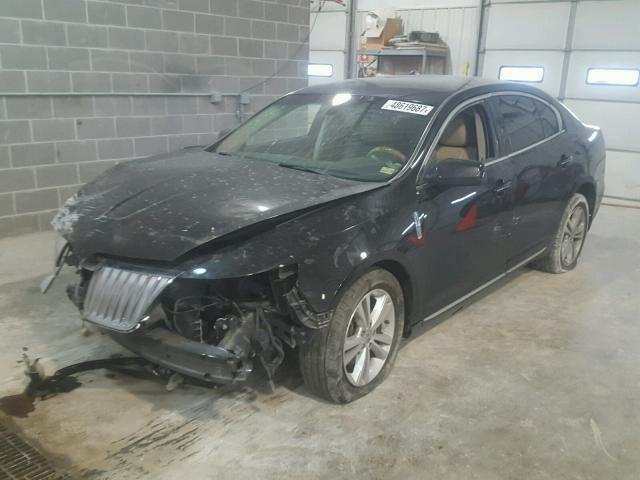 1LNHM93R69G602391 - 2009 LINCOLN MKS BLACK photo 2