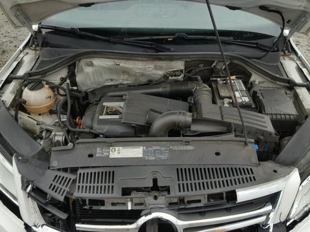 WVGBV7AX1AW529675 - 2010 VOLKSWAGEN TIGUAN SE 白色 照片 7