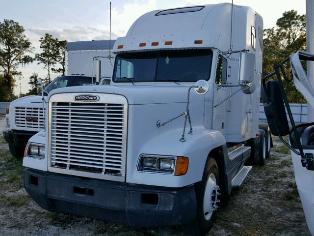 1FUYDSEB3YDF67350 - 2000 FREIGHTLINER CONVENTION WHITE photo 2