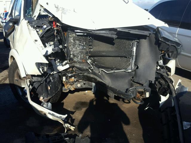 1FMFU20558LA69990 - 2008 FORD EXPEDITION WHITE photo 9