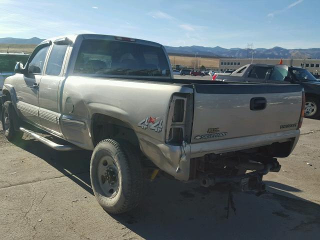 1GCHK29U02E155958 - 2002 CHEVROLET SILVERADO GOLD photo 3