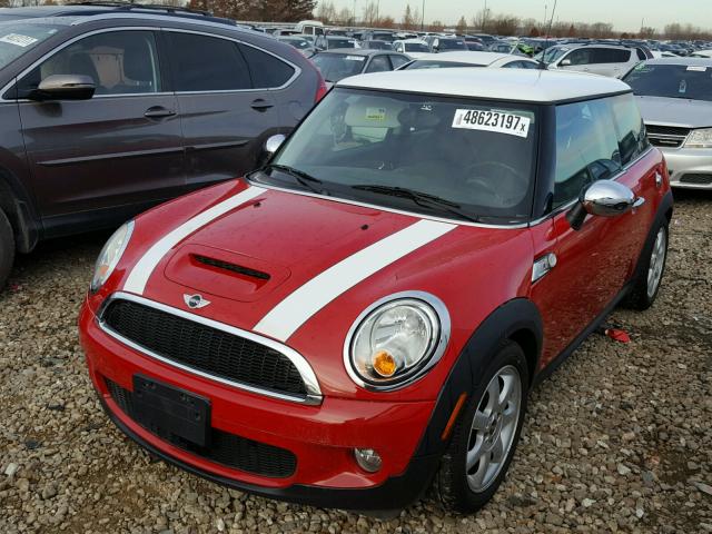 WMWMF73569TT95004 - 2009 MINI COOPER S RED photo 2