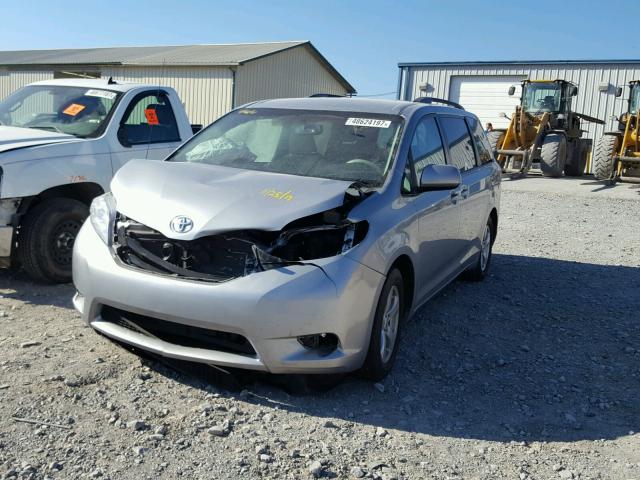 5TDKK3DC3ES428030 - 2014 TOYOTA SIENNA LE SILVER photo 2