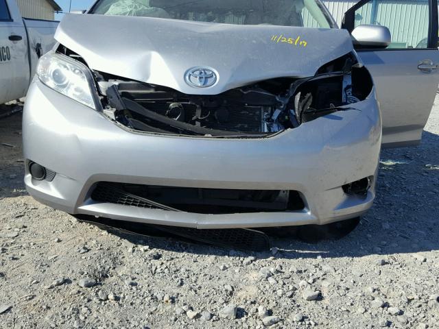 5TDKK3DC3ES428030 - 2014 TOYOTA SIENNA LE SILVER photo 7