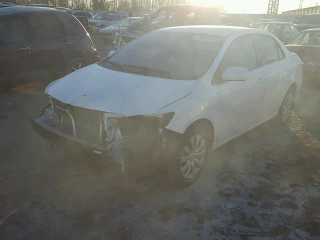 5YFBU4EE0DP126623 - 2013 TOYOTA COROLLA BA WHITE photo 2