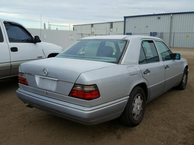 WDBEA32E9RC140281 - 1994 MERCEDES-BENZ E 320 SILVER photo 4