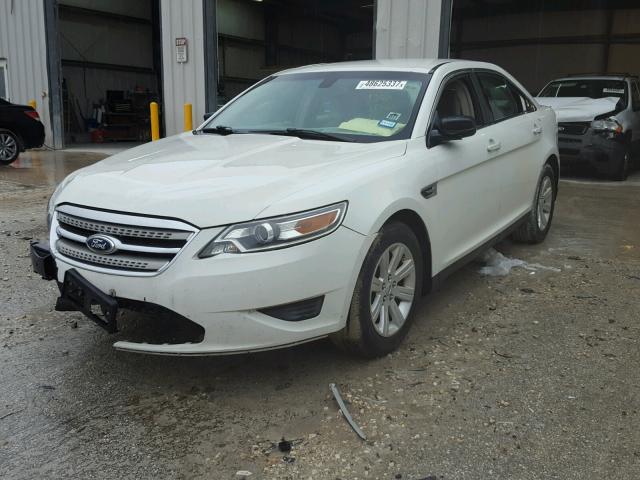 1FAHP2DW6BG124105 - 2011 FORD TAURUS SE WHITE photo 2