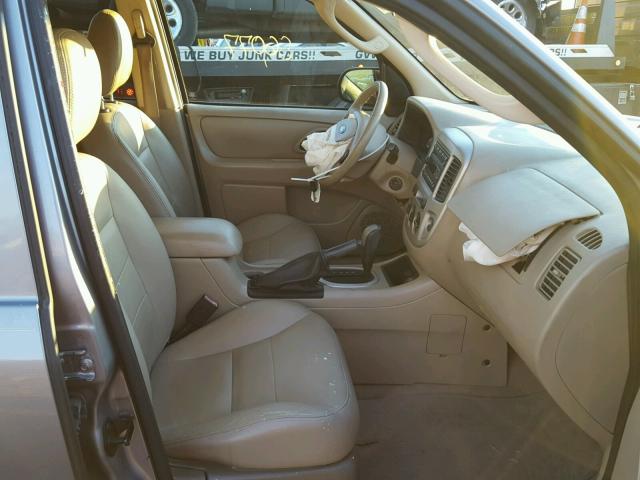 1FMYU93107KA12448 - 2007 FORD ESCAPE XLT GRAY photo 5