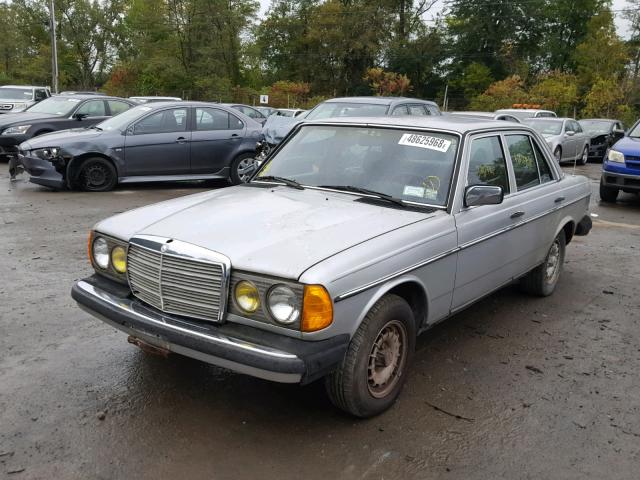 WDBAB33A1DB025583 - 1983 MERCEDES-BENZ 300 DT SILVER photo 2