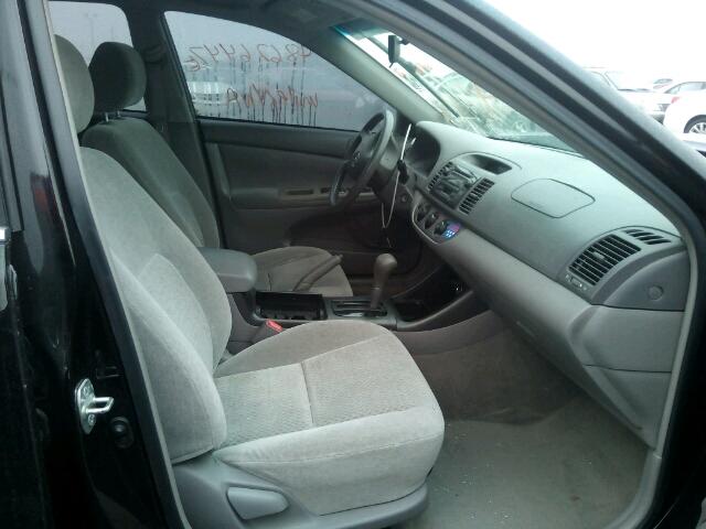 4T1BE32K13U170998 - 2003 TOYOTA CAMRY LE შავი ფოტო 5