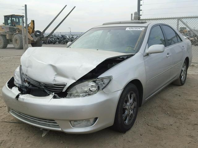 4T1BF30K45U098522 - 2005 TOYOTA CAMRY LE SILVER photo 2
