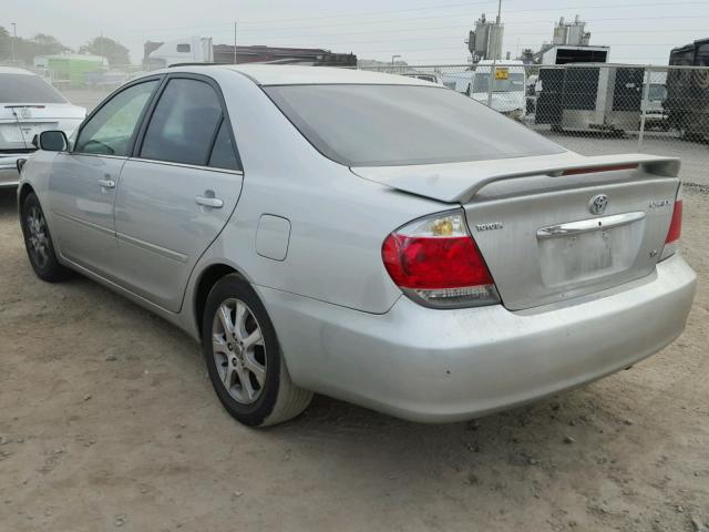 4T1BF30K45U098522 - 2005 TOYOTA CAMRY LE 银色 照片 3