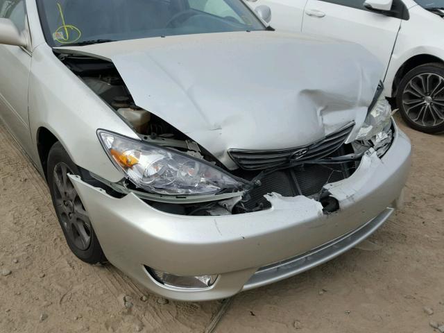 4T1BF30K45U098522 - 2005 TOYOTA CAMRY LE 银色 照片 9