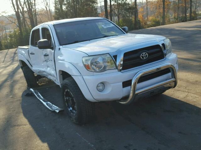 3TMJU62N46M010816 - 2006 TOYOTA TACOMA DOU WHITE photo 1