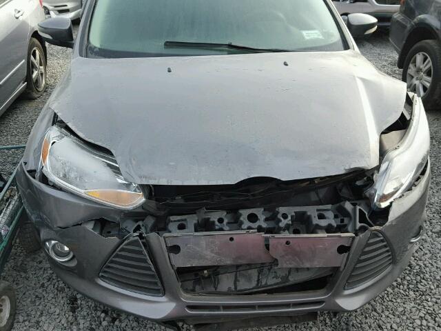 1FAHP3K28CL124931 - 2012 FORD FOCUS SE SILVER photo 7