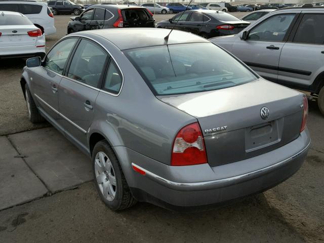 WVWRH63BX1P284102 - 2001 VOLKSWAGEN PASSAT GLX GRAY photo 3