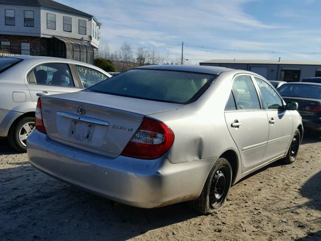 4T1BE32K04U335103 - 2004 TOYOTA CAMRY LE 银色 照片 4