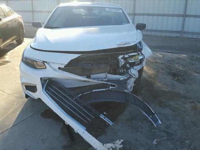 1G1ZB5STXHF141438 - 2017 CHEVROLET MALIBU LS WHITE photo 9