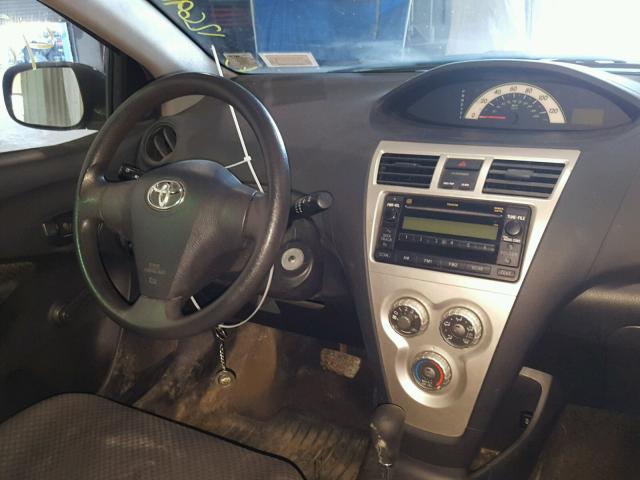 JTDBT923481269104 - 2008 TOYOTA YARIS BLACK photo 9